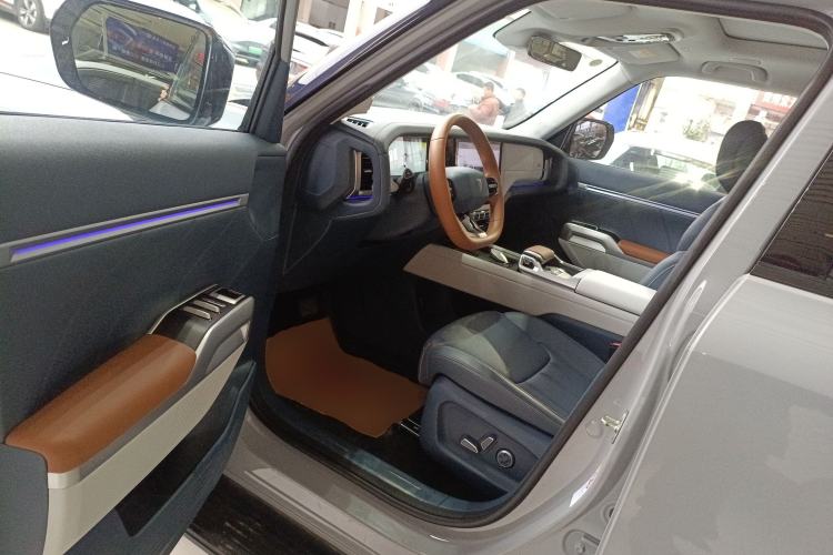Used Deepal G318 2024 Four-Wheel-Drive Air Suspension Model Interior 3