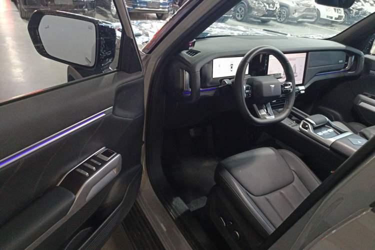 Used Deepal G318 2024 Four-Wheel-Drive Air Suspension Model Interior 3