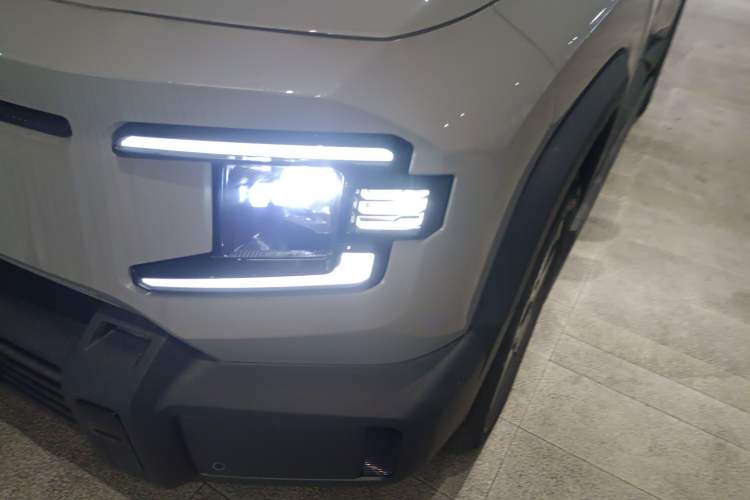 Used Deepal G318 2024 Two-Wheel Drive Air Suspension Version Left Front Headlight