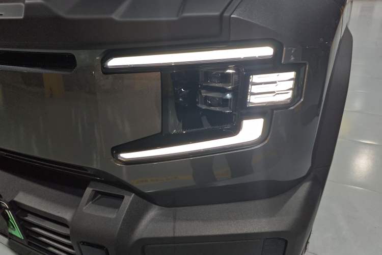 Used Deepal G318 2024 Two-Wheel Drive Comfort Edition Left Front Headlight