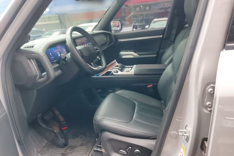 Used Deepal G318 2024 Four-Wheel-Drive Air Suspension Model Left Front Seat