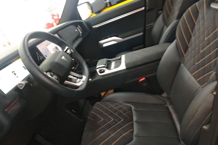 Used Deepal G318 2024 Four-Wheel-Drive Air Suspension Model Left Front Seat
