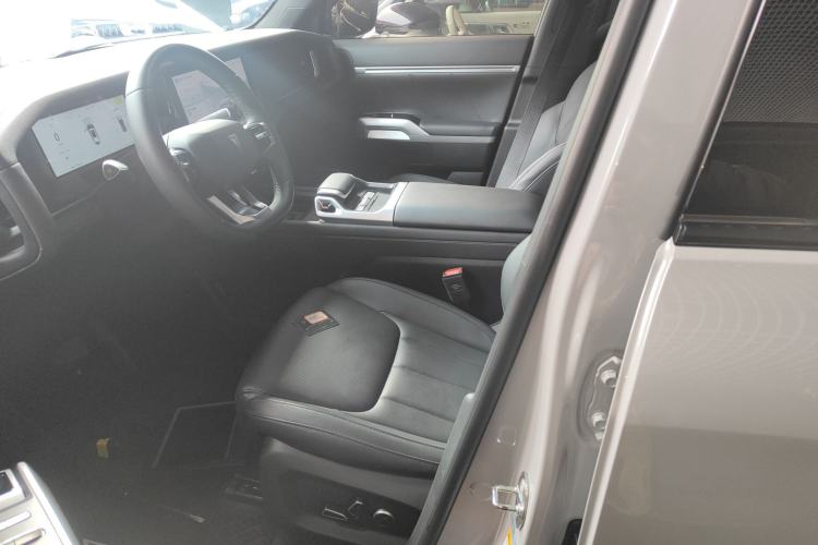 Used Deepal G318 2024 Four-Wheel-Drive Air Suspension Model Left Front Seat