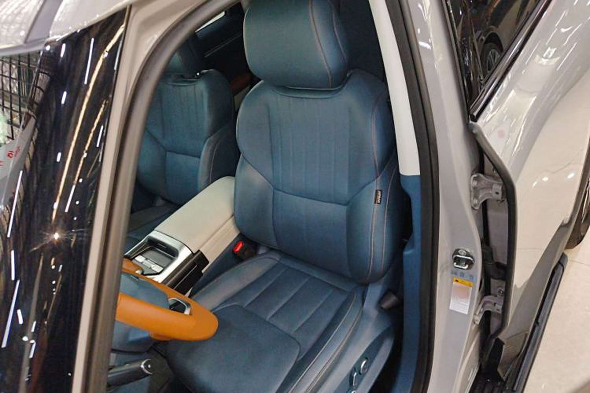 Used Deepal G318 2024 Four-Wheel-Drive Air Suspension Model Left Front Seat