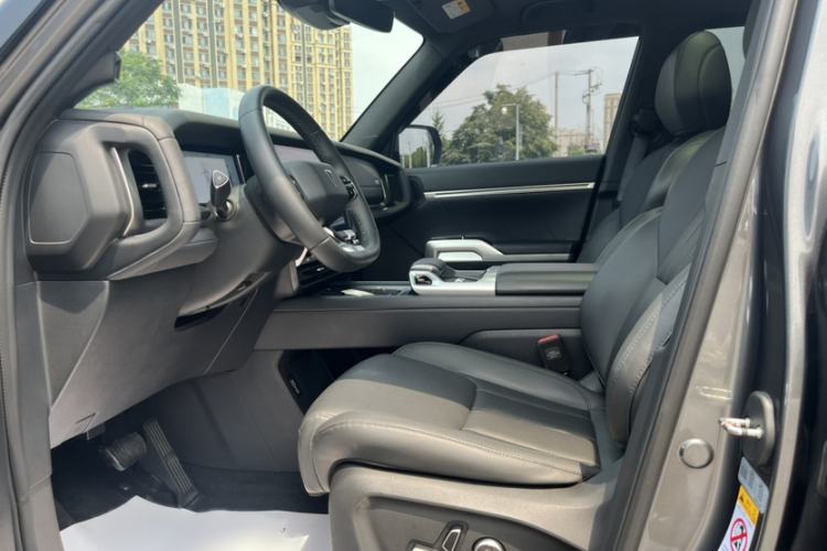 Used Deepal G318 2024 Four-Wheel-Drive Air Suspension Model Left Front Seat