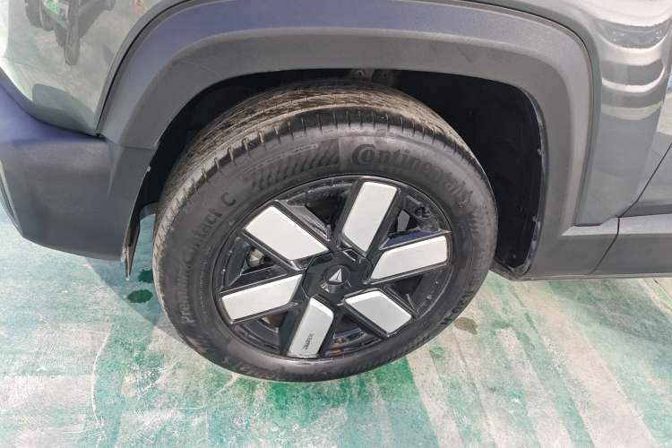 Used Deepal G318 2024 Four-Wheel-Drive Air Suspension Model Left Front Wheel Hub