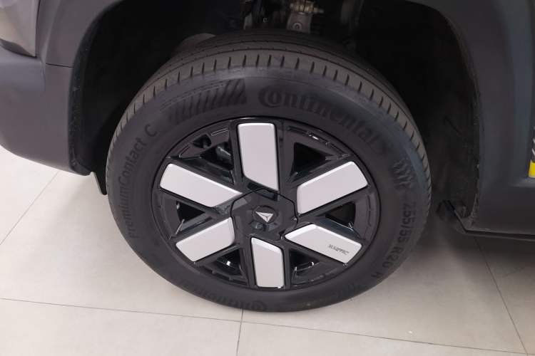 Used Deepal G318 2024 Four-Wheel-Drive Air Suspension Model Left Front Wheel Hub
