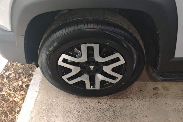 Used Deepal G318 2024 Four-Wheel Drive Comfort Edition Left Front Wheel Hub