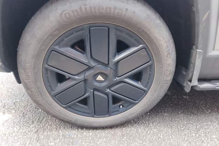 Used Deepal G318 2024 Four-Wheel-Drive Air Suspension Model Left Front Wheel Hub