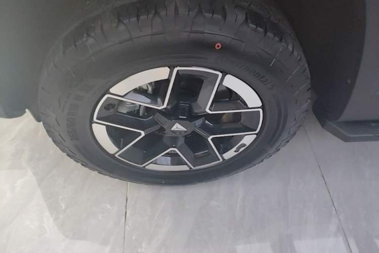 Used Deepal G318 2024 Four-Wheel-Drive Air Suspension Model Left Front Wheel Hub