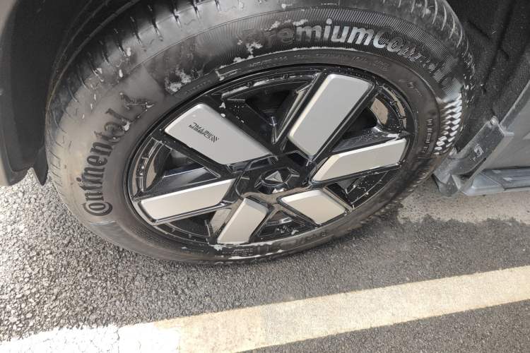 Used Deepal G318 2024 Four-Wheel-Drive Air Suspension Model Left Front Wheel Hub