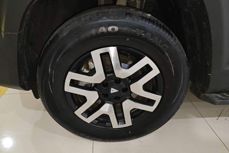 Used Deepal G318 2024 Two-Wheel Drive Comfort Edition Left Front Wheel Hub