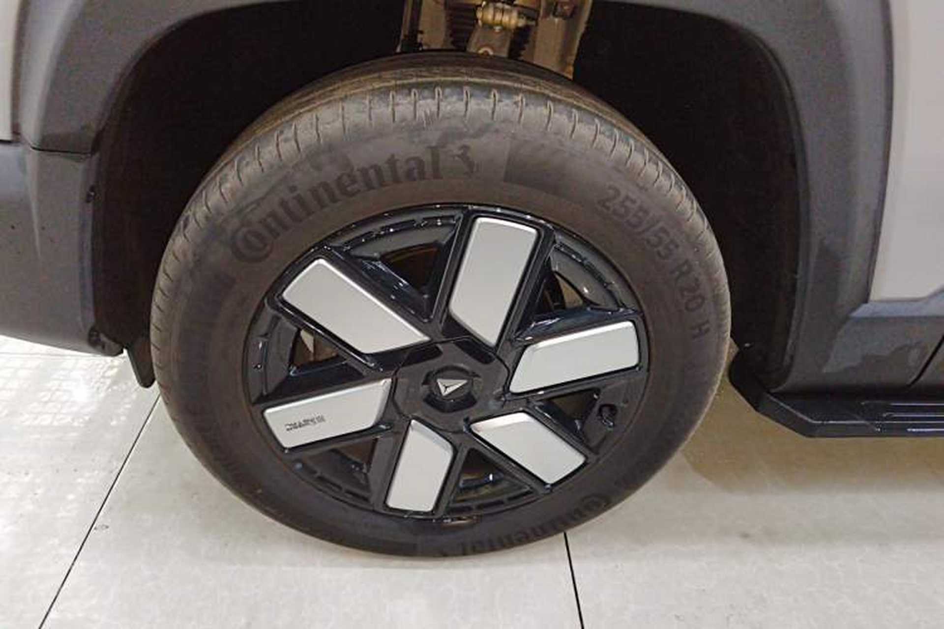 Used Deepal G318 2024 Four-Wheel-Drive Air Suspension Model Left Front Wheel Hub