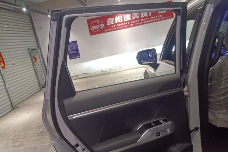 Used Deepal G318 2024 Two-Wheel Drive Air Suspension Version Left Rear Door Interior