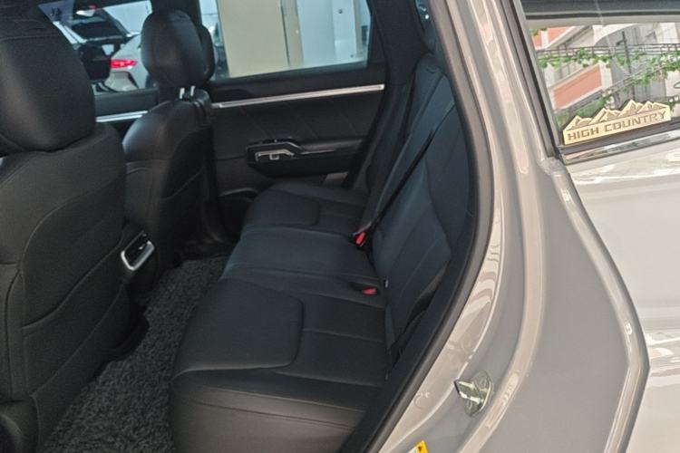 Used Deepal G318 2024 Four-Wheel-Drive Air Suspension Model Left Rear Seat