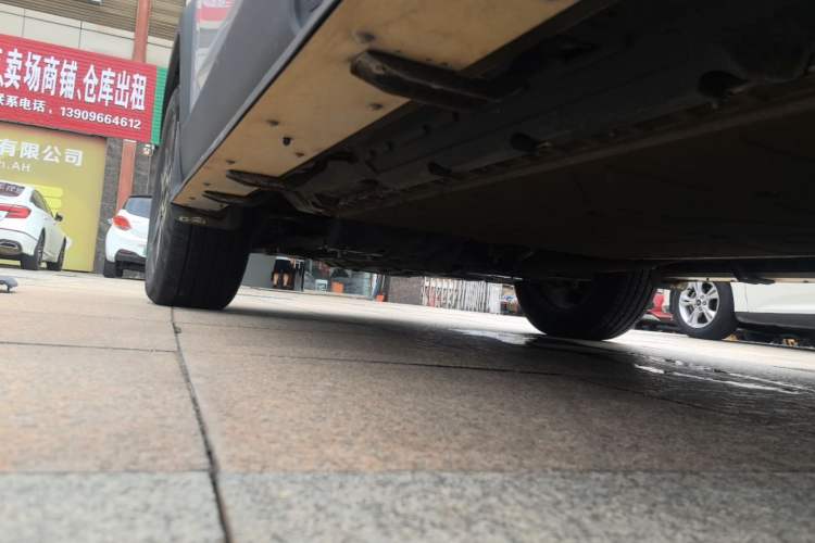 Used Deepal G318 2024 Four-Wheel-Drive Air Suspension Model Left Side Sill