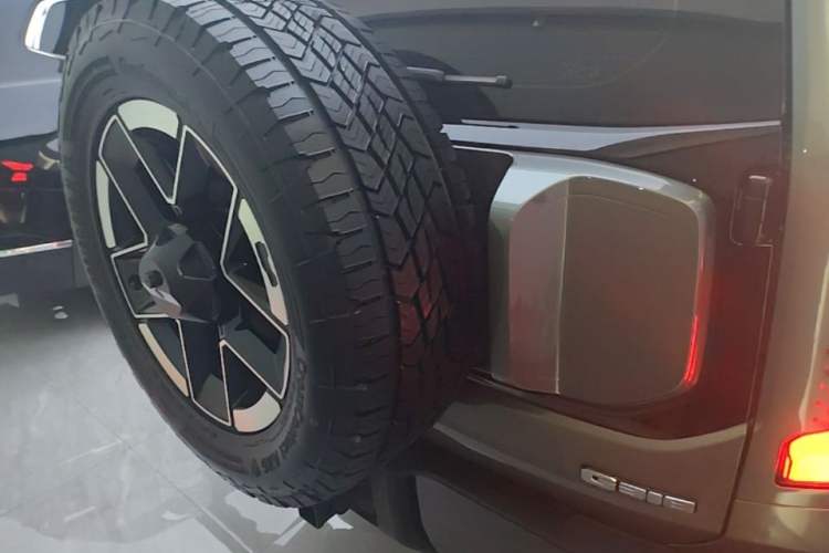 Used Deepal G318 2024 Four-Wheel-Drive Air Suspension Model Rear