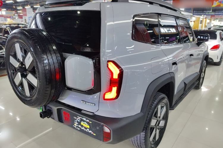 Used Deepal G318 2024 Four-Wheel-Drive Air Suspension Model Rear Right 45 Deg