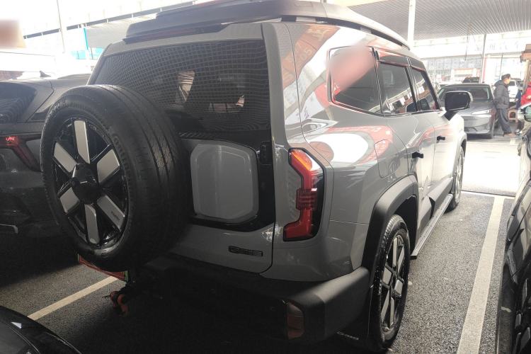 Used Deepal G318 2024 Four-Wheel-Drive Air Suspension Model Rear Right 45 Deg