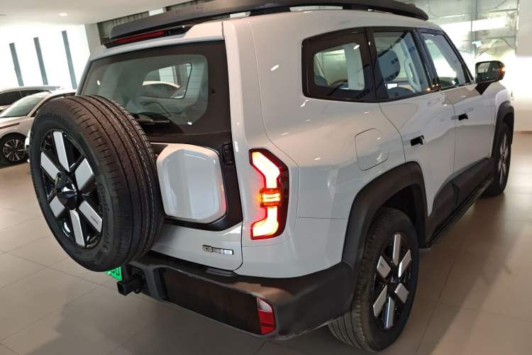 Used Deepal G318 2024 Four-Wheel-Drive Air Suspension Model Rear Right 45 Deg