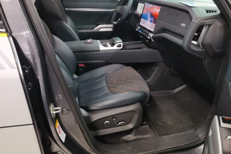 Used Deepal G318 2024 Four-Wheel-Drive Air Suspension Model Right Front Seat