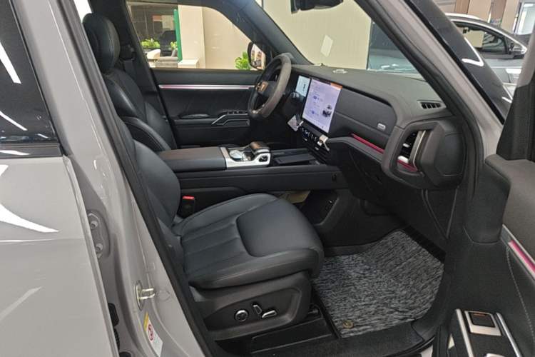 Used Deepal G318 2024 Four-Wheel-Drive Air Suspension Model Right Front Seat