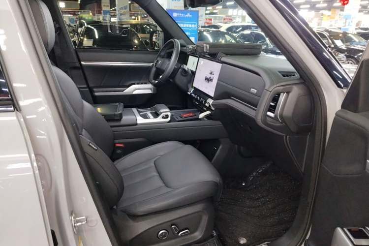 Used Deepal G318 2024 Four-Wheel-Drive Air Suspension Model Right Front Seat