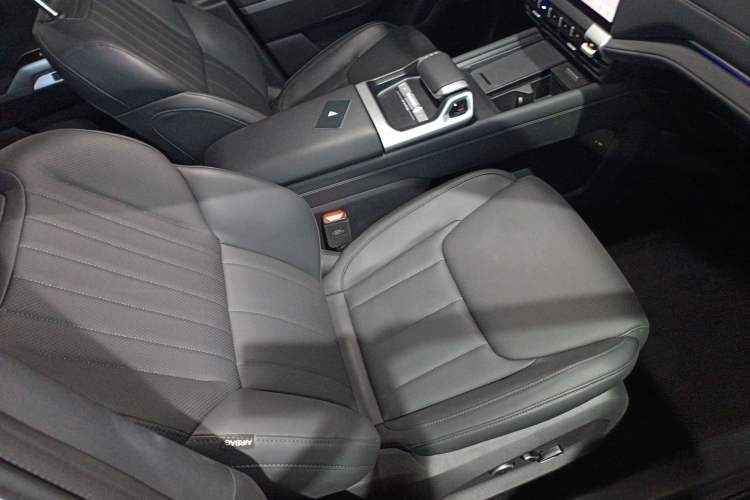 Used Deepal G318 2024 Four-Wheel-Drive Air Suspension Model Right Front Seat