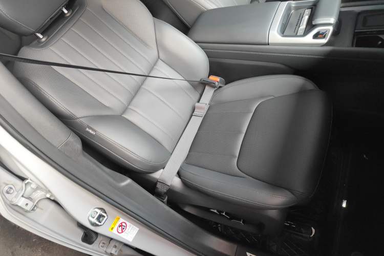 Used Deepal G318 2024 Four-Wheel-Drive Air Suspension Model Right Front Seat