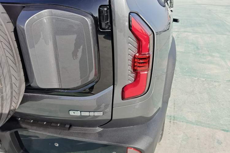 Used Deepal G318 2024 Four-Wheel-Drive Air Suspension Model Right Rear Taillight