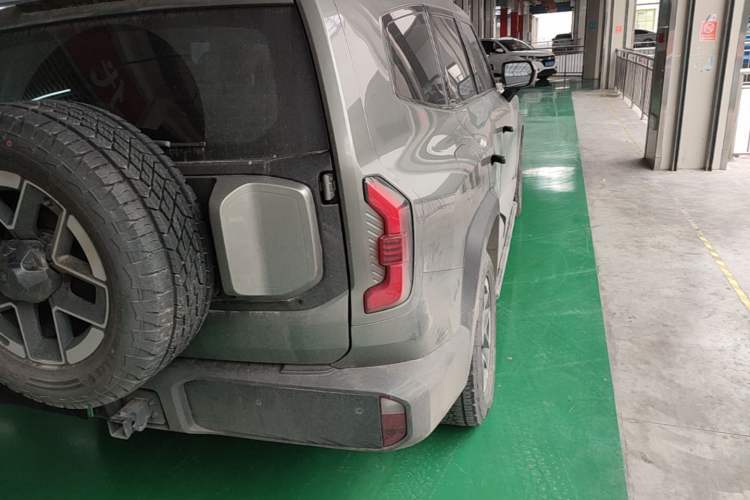 Used Deepal G318 2024 Four-Wheel-Drive Air Suspension Model Right Rear Taillight