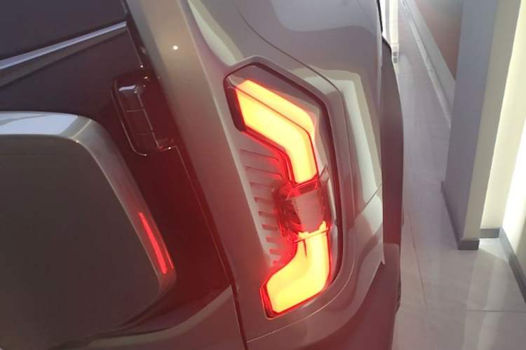 Used Deepal G318 2024 Four-Wheel-Drive Air Suspension Model Right Rear Taillight
