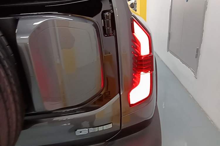 Used Deepal G318 2024 Four-Wheel-Drive Air Suspension Model Right Rear Taillight