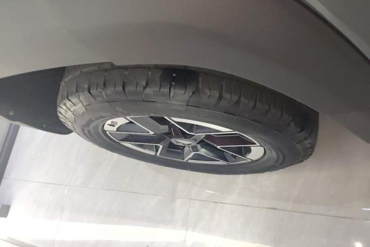 Used Deepal G318 2024 Four-Wheel-Drive Air Suspension Model Right Rear Wheel Hub