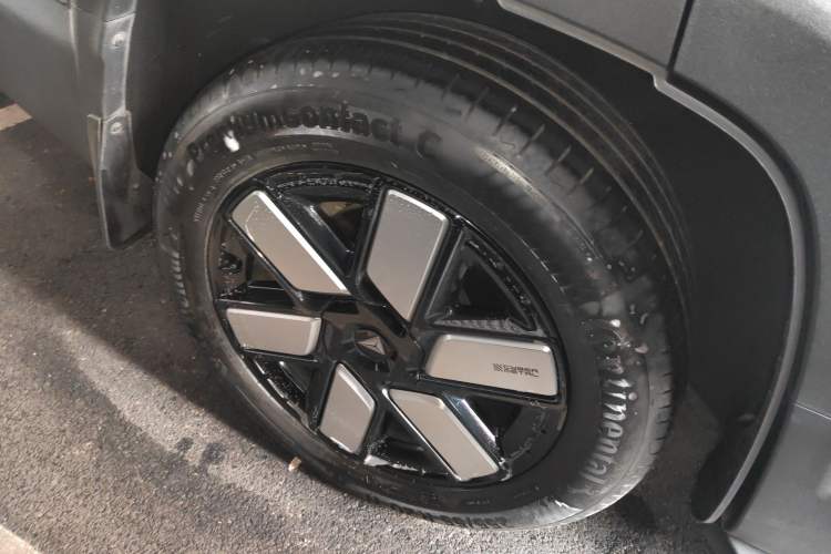 Used Deepal G318 2024 Four-Wheel-Drive Air Suspension Model Right Rear Wheel Hub