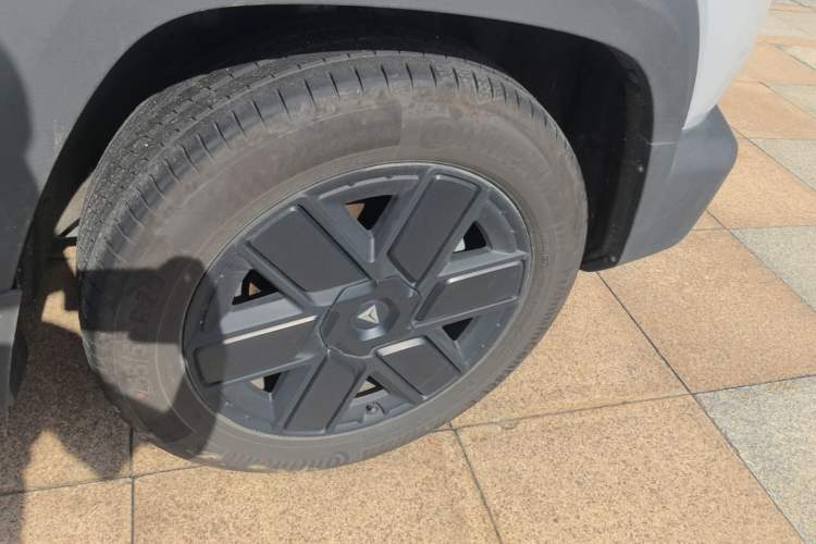 Used Deepal G318 2024 Four-Wheel-Drive Air Suspension Model Right Rear Wheel Hub