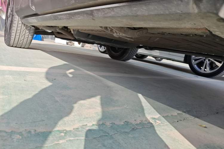 Used Deepal G318 2024 Four-Wheel-Drive Air Suspension Model Right Side Sill