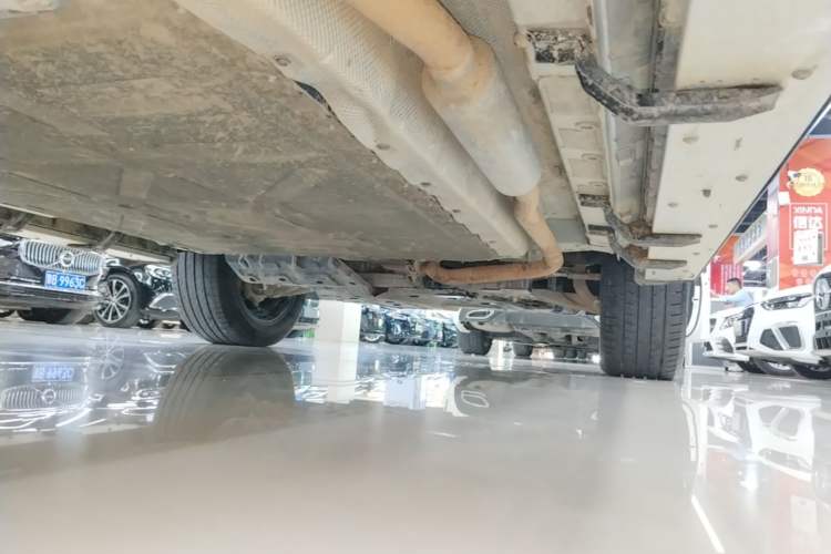 Used Deepal G318 2024 Four-Wheel-Drive Air Suspension Model Right Side Sill