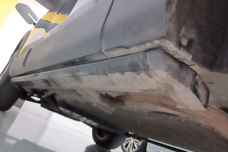 Used Deepal G318 2024 Four-Wheel-Drive Air Suspension Model Right Side Sill