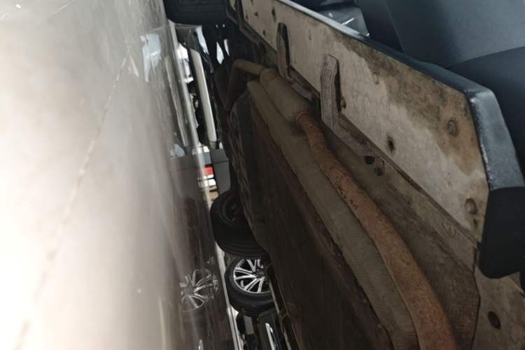 Used Deepal G318 2024 Four-Wheel-Drive Air Suspension Model Right Side Sill