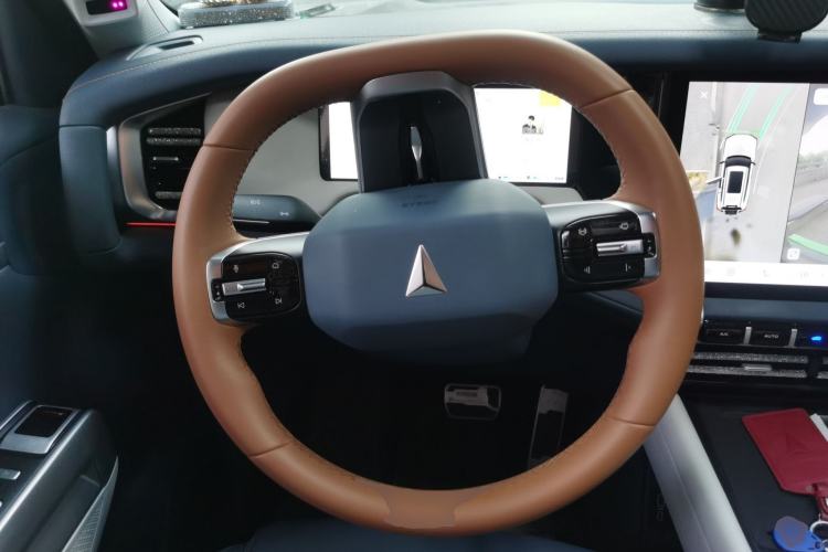 Used Deepal G318 2024 Four-Wheel-Drive Air Suspension Model Steering Wheel