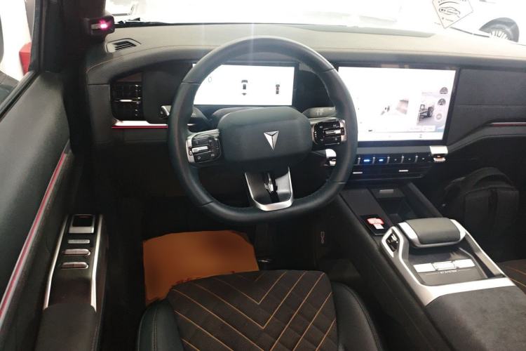 Used Deepal G318 2024 Four-Wheel-Drive Air Suspension Model Steering Wheel