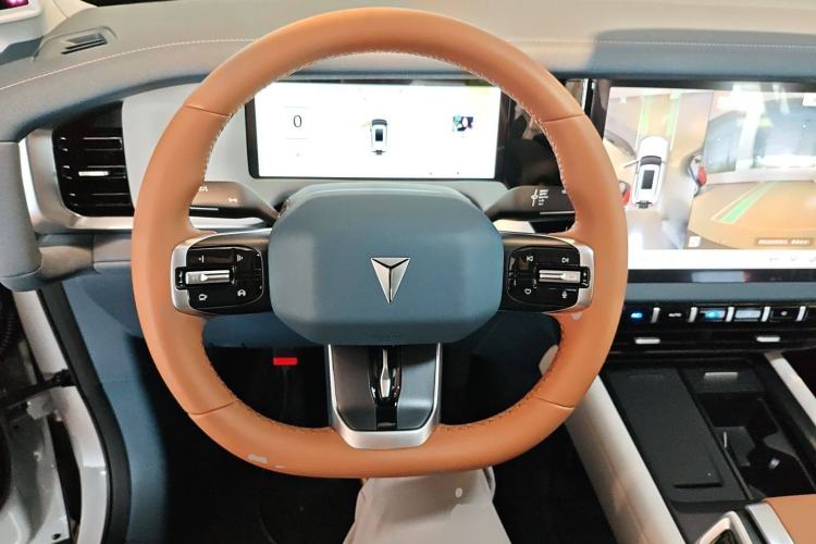 Used Deepal G318 2024 Four-Wheel-Drive Air Suspension Model Steering Wheel