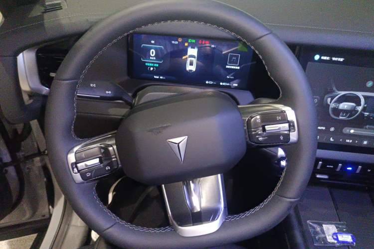Used Deepal G318 2024 Two-Wheel Drive Air Suspension Version Steering Wheel