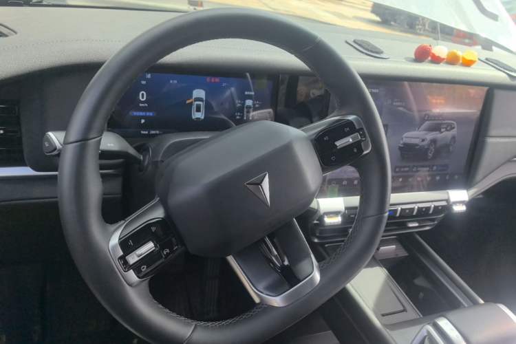 Used Deepal G318 2024 Four-Wheel-Drive Air Suspension Model Steering Wheel