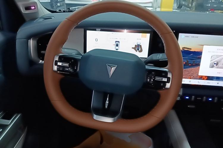 Used Deepal G318 2024 Four-Wheel-Drive Air Suspension Model Steering Wheel