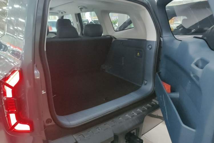 Used Deepal G318 2024 Four-Wheel Drive Comfort Edition Trunk