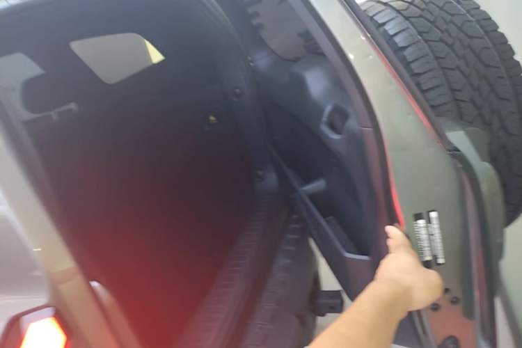 Used Deepal G318 2024 Four-Wheel-Drive Air Suspension Model Trunk