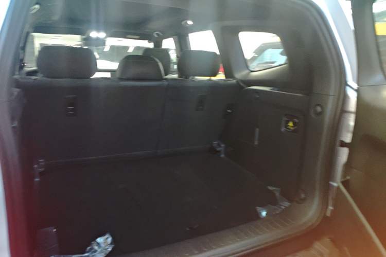 Used Deepal G318 2024 Four-Wheel-Drive Air Suspension Model Trunk
