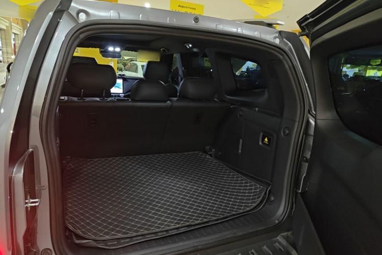 Used Deepal G318 2024 Two-Wheel Drive Comfort Edition Trunk